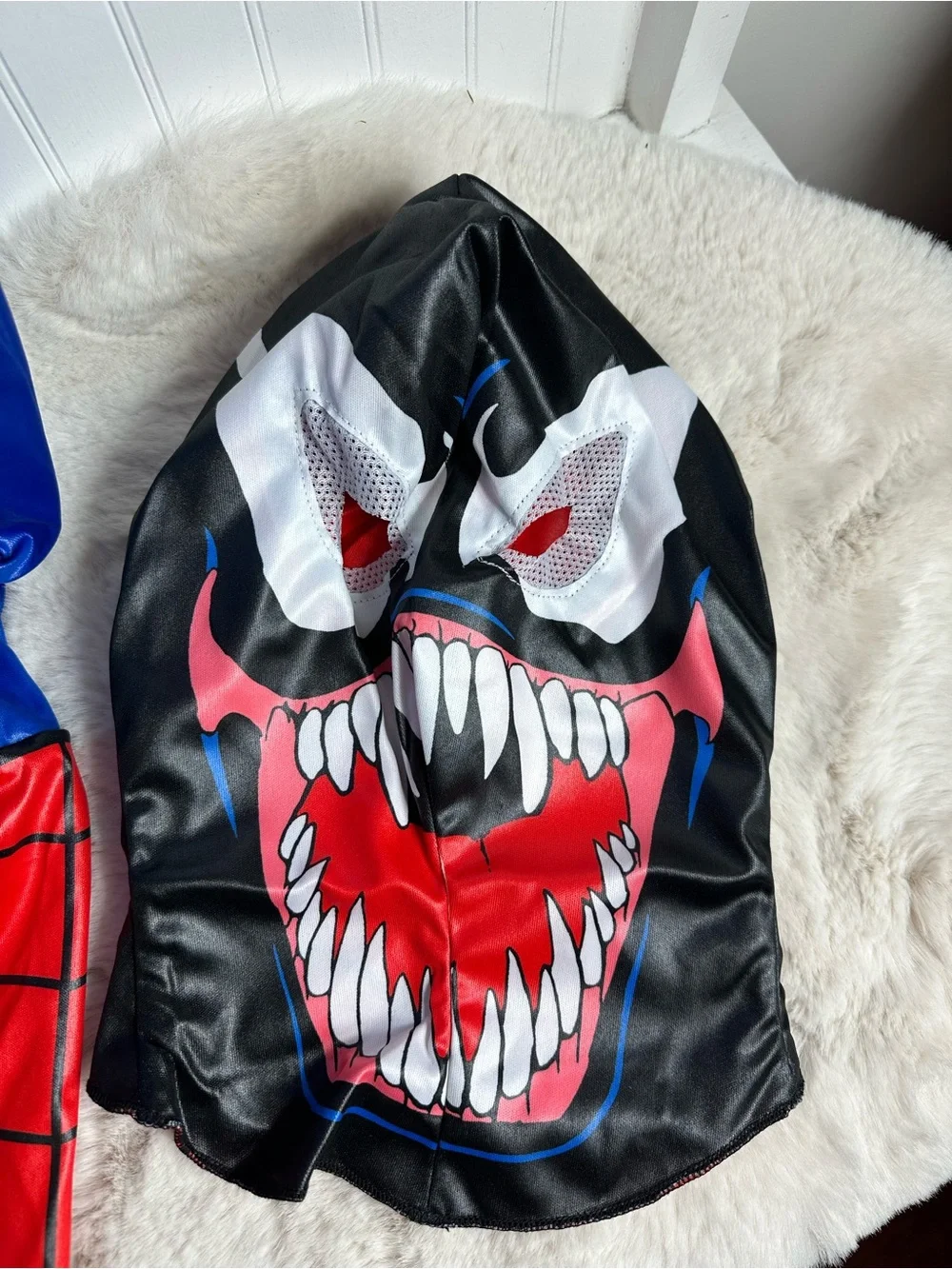 Marvel Spider-Man Reversible Costume with Black Venom Side.. Child Large 12-14